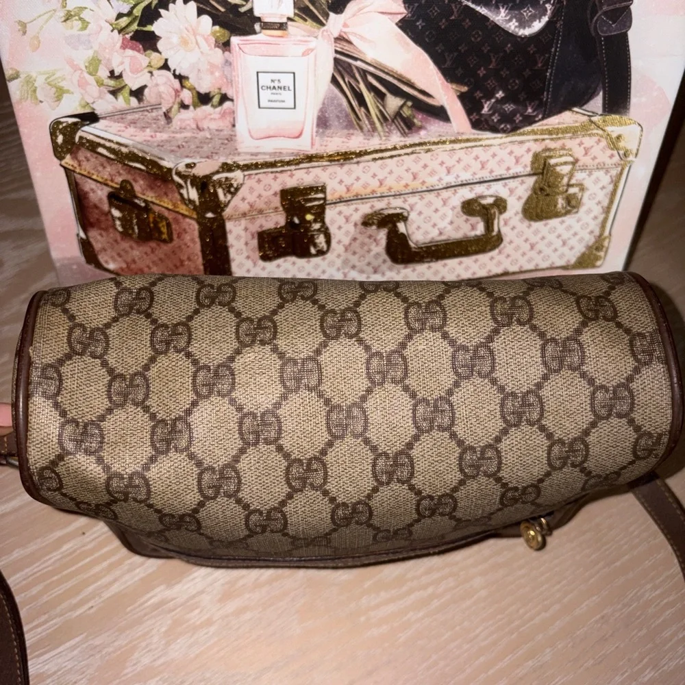 Gucci Vintage Brown and Tan Signature Logo Crossbody Bag EUC with Minor Interior - Picture 5 of 16